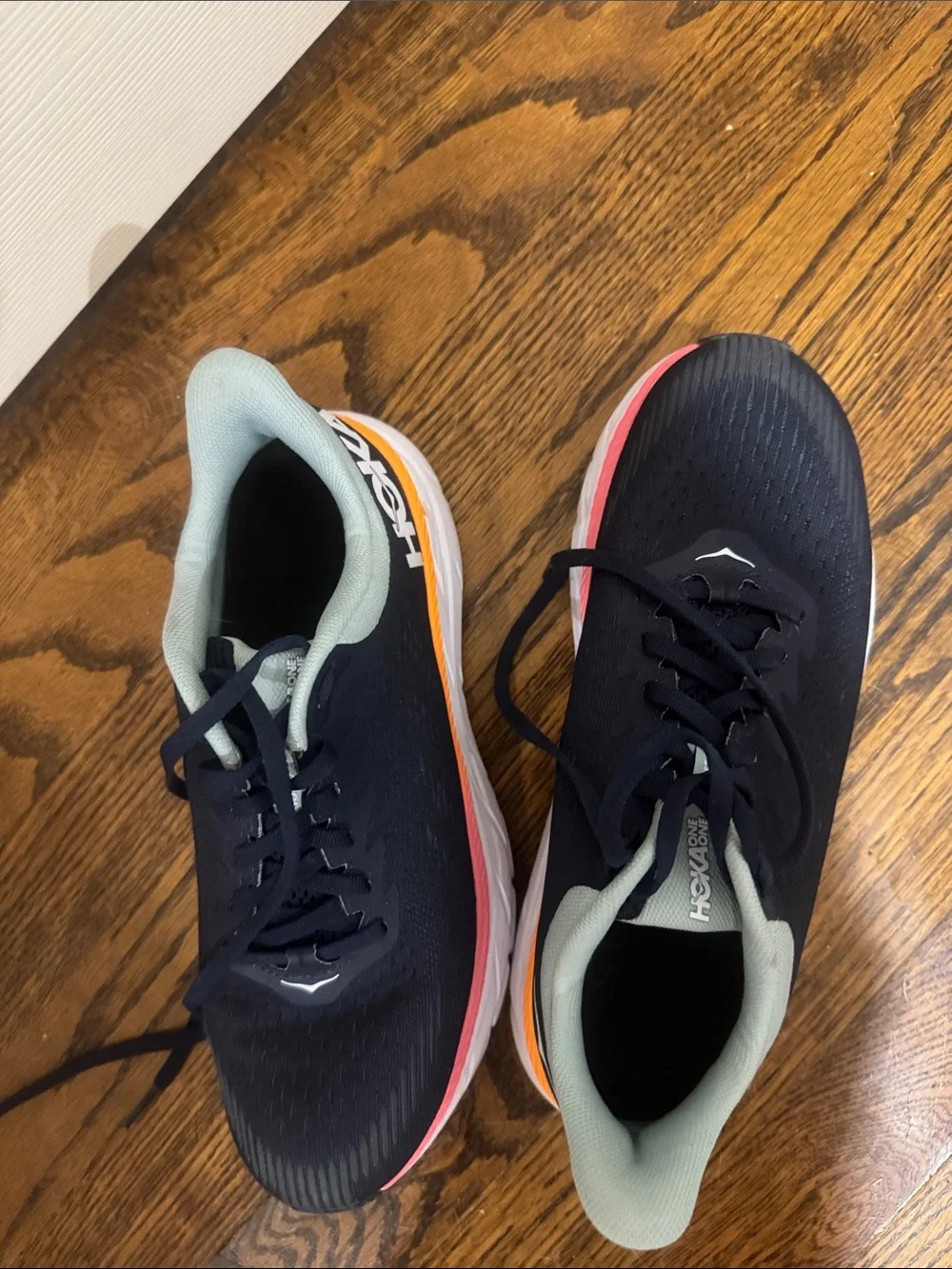 Hoka/Women's Navy Running Shoes with Mint Collar and Coral Trim/7.5/LIKE NEW!